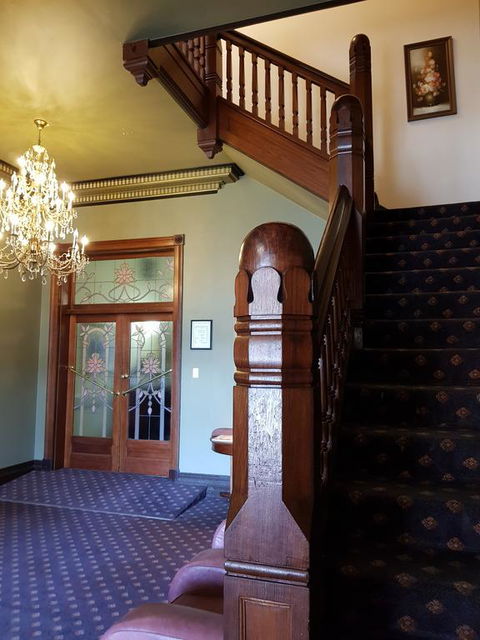 Madden's Commercial Hotel - Kingaroy Accommodation 3
