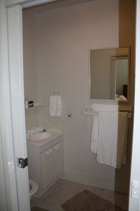 Mandalay House - Kingaroy Accommodation 3