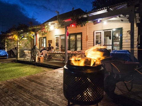 Mandurah Riverfront Holiday Rental - Kingaroy Accommodation 2