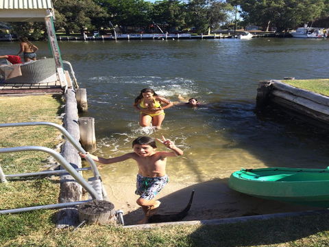 Mandurah Riverfront Holiday Rental - Kingaroy Accommodation 1