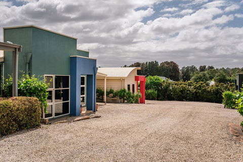 Mclaren Vale Studio Apartments - Kingaroy Accommodation 2
