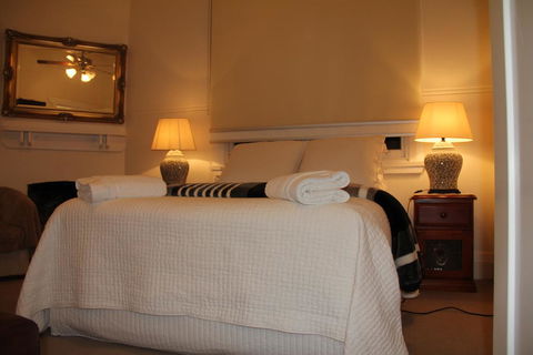 Mentor Chambers Apartment Bed & Breakfast - Kingaroy Accommodation 2