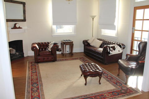 Mentor Chambers Apartment Bed & Breakfast - Kingaroy Accommodation 0