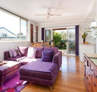 METRES TO THE BEACH - MORNINGTON - Kingaroy Accommodation