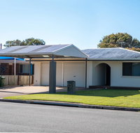 Michael Street 39 Golden Beach - Kingaroy Accommodation