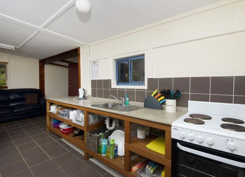 Mick's Beach Cottage - Seal Rocks Beachfront - Kingaroy Accommodation 2