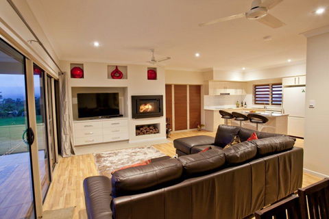 MilaViews - Kingaroy Accommodation 3