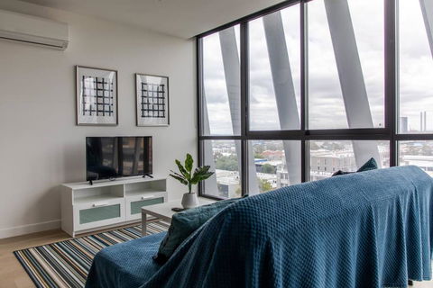 Modern 1 Bedroom Apartment With Rooftop Terrace And Spa - Kingaroy Accommodation 2