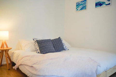 Modern 2 Bedroom Apartment Close To Beach And City - Kingaroy Accommodation 3