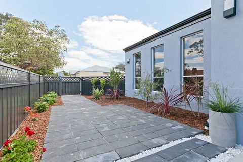 Modern And Spacious Home Near Curtin University - Kingaroy Accommodation 2