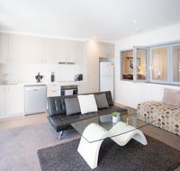 Modern Executive Apartment  Braddon 1BR Wine Wifi Secure Parking Canberra - Kingaroy Accommodation