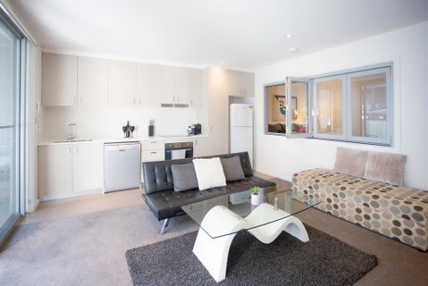 Modern Executive Apartment @ Braddon, 1BR, Wine, Wifi, Secure Parking, Canberra - Kingaroy Accommodation 0