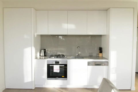 Modern Light-Filled 1 Bed In South Melbourne - Kingaroy Accommodation 2