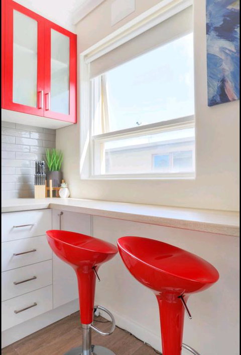 Modern St Kilda East Apartment - Free Parking - Kingaroy Accommodation 3