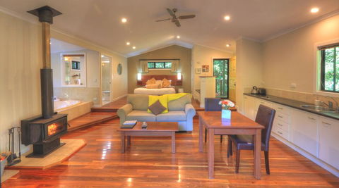 Montague's Of Montville - Kingaroy Accommodation 0