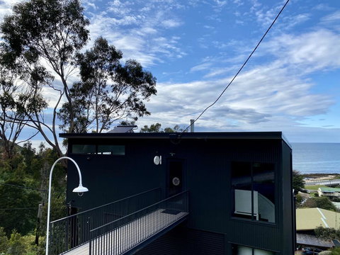 Months And Seasons - Momentary Escapes - Beach House - Kingaroy Accommodation 0