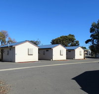 Moonta Bay Cabins - Kingaroy Accommodation