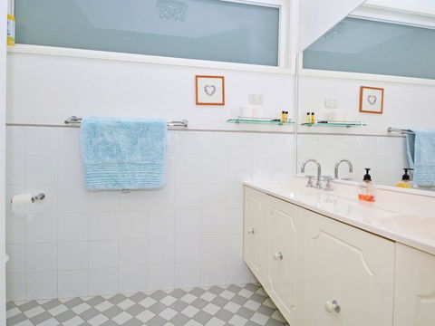 Morisset Memories - Kingaroy Accommodation 0