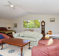 Morisset Waterfront 1bdr Studio looking over Trinity Marina