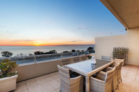 Mornington - Esplanade Escape - Kingaroy Accommodation 0