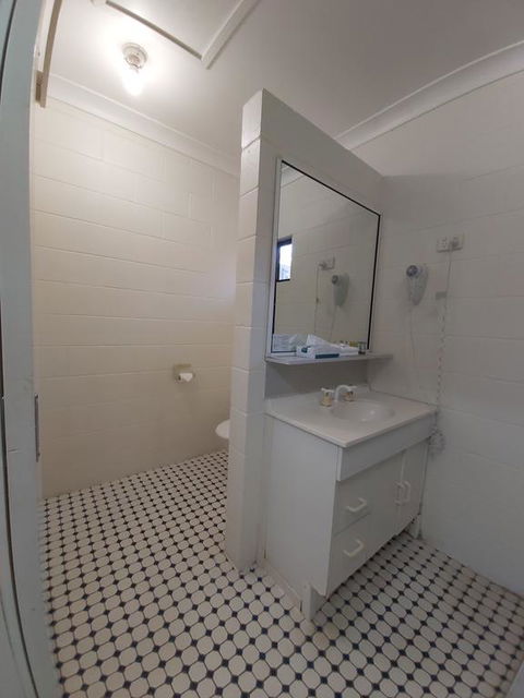 Motel Ingham - Kingaroy Accommodation 3