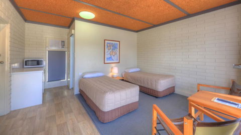Motel Meneres - Kingaroy Accommodation 1