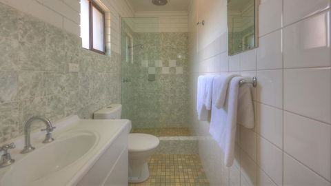 Motel Meneres - Kingaroy Accommodation 3
