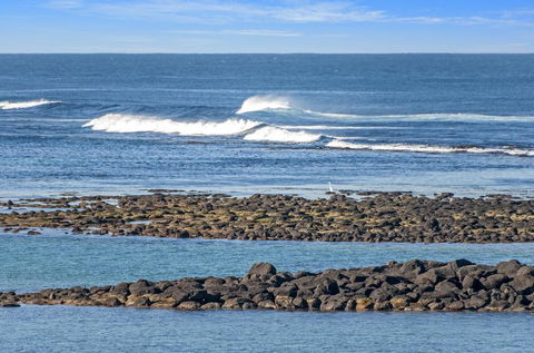 Moyan - Standing Tall At The Edge Of The Indian Ocean - Kingaroy Accommodation 2