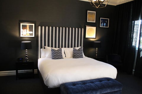 Mrs Banks Hotel - Kingaroy Accommodation 0