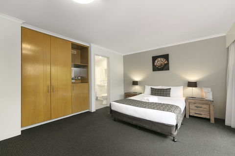 Mt Ommaney Hotel Apartments - Kingaroy Accommodation 0