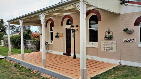 Must Love Dogs B&B & Self Contained Cottage - Kingaroy Accommodation 0