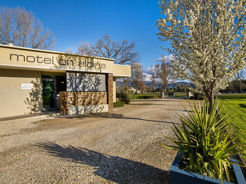 Myrtleford Motel On Alpine - Kingaroy Accommodation 1