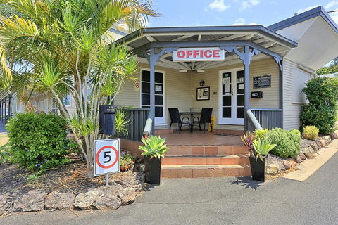 Ned Kelly's Motel - Kingaroy Accommodation 2