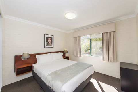 Subiaco Village 30 - Kingaroy Accommodation 14