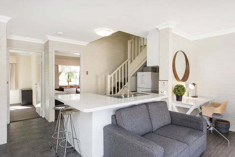 Subiaco Village 30 - Kingaroy Accommodation 4
