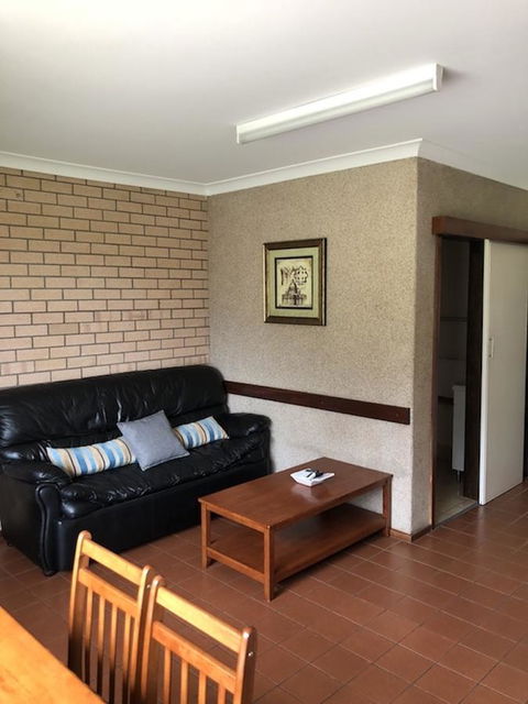 Augusta Escape Holiday Units - Kingaroy Accommodation 9