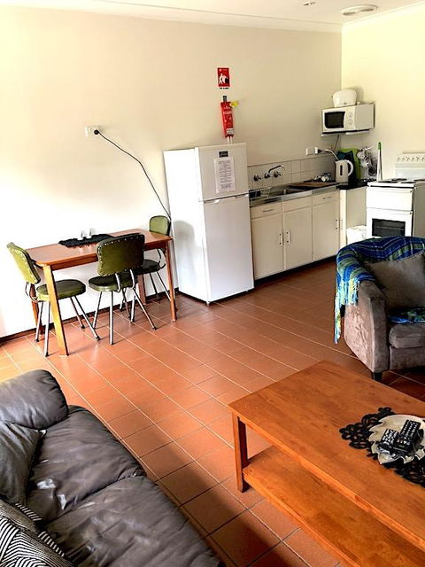 Augusta Escape Holiday Units - Kingaroy Accommodation 16