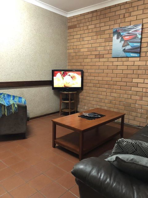 Augusta Escape Holiday Units - Kingaroy Accommodation 13