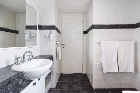 Subiaco Village 20 - Kingaroy Accommodation 14