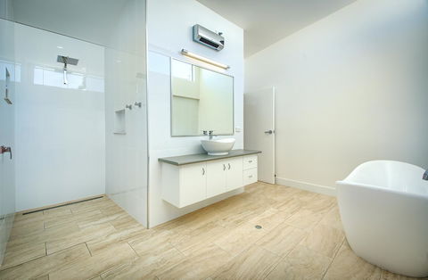 Jeffries Cottage - Kingaroy Accommodation 24