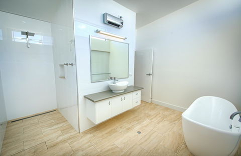 Jeffries Cottage - Kingaroy Accommodation 23