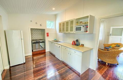 Jeffries Cottage - Kingaroy Accommodation 15