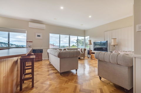 Serpentine Rose - Kingaroy Accommodation 5