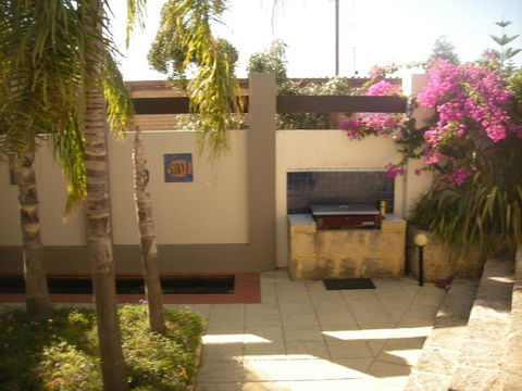 Dunes Scarborough Beach - Kingaroy Accommodation 15