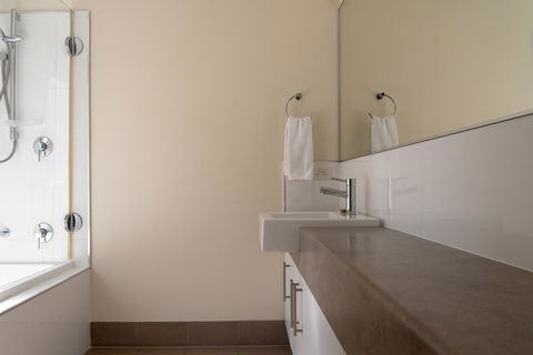 Cape Villas Dunsborough Unit 2 - Kingaroy Accommodation 10