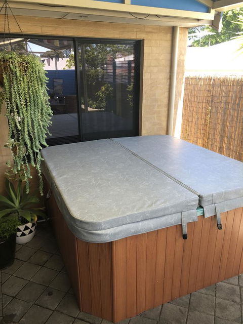 BeachHideaway@Scarborough - Kingaroy Accommodation 16