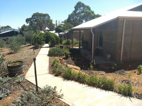Hotham Ridge Estate - Kingaroy Accommodation 14