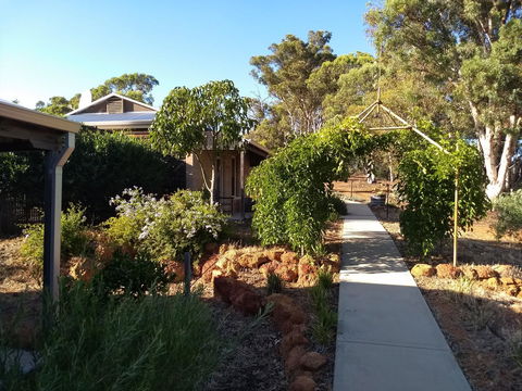 Hotham Ridge Estate - Kingaroy Accommodation 4
