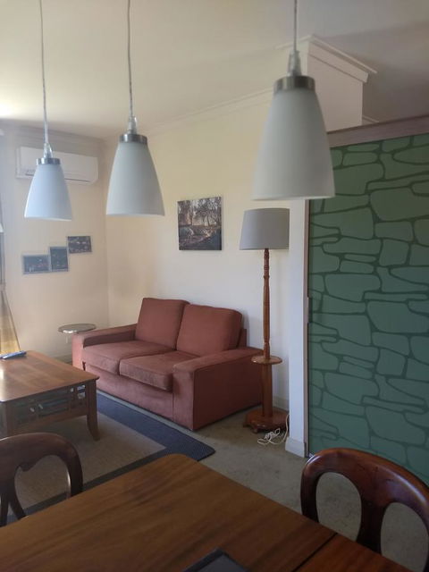 Hotham Ridge Estate - Kingaroy Accommodation 11