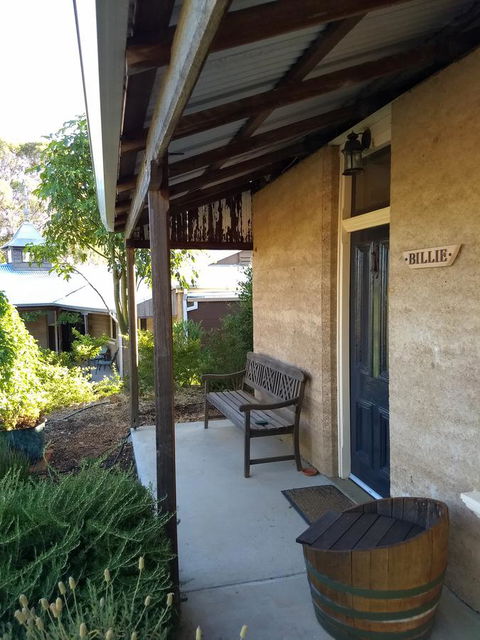 Hotham Ridge Estate - Kingaroy Accommodation 17